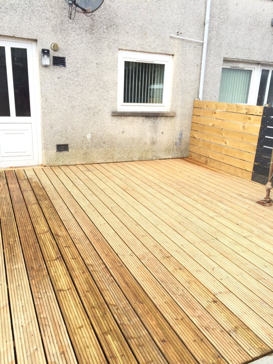 Partially cleaned decking